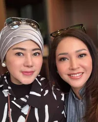 8 Potret Pinky Evianty Kakak Maia Estianty yang Jarang Tersorot, Selalu Berbagi Momen Bersama Keluarga