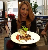 8 Potret Poppy Kelly, Anak Pengacara Elza Syarief yang Seorang Penyanyi Dangdut