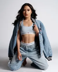8 Potret Prilly Latuconsina dalam Photoshoot Terbaru, Curi Perhatian Pamer Abs - Body Fit