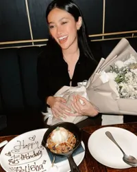 8 Potret Ratu Felisha Rayakan Ulang Tahun ke-42, Tetap Cantik dan Penuh Pesona - Sempat Singgung Soal Toxic People