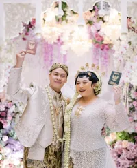 8 Potret Resepsi Pernikahan Selebgram Clarissa Putri dan Sandro Fahdhipa, Undang King Nassar