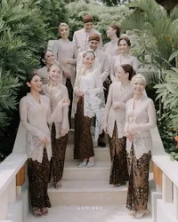 8 Potret Reza Rahadian Cium dan Peluk BCL Usai Akad Nikah, Turut Bahagia - Netizen Ramai Pertanyakan Perasaan Tiko Aryawardhana 