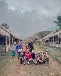 8 Potret Ria Ricis Bagikan Momen Seru Liburan di Tengah Kabar Gugatan Cerai, Tetap Bahagia - Malah Asyik Jadi Mermaid