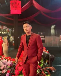 8 Potret Ridwan LIDA Tampil Gagah Hadiri Pernikahan Kakak Ipar Putri Isnari - Senyuman Manis Bikin Netizen Oleng!