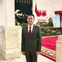 8 Potret Ridwan Sekretaris Pribadi Prabowo yang Ganteng Abis, Baru Gelar Lamaran