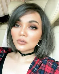 8 Potret Rina Nose yang Disebut Mirip Agnez Mo, Pesonanya Bikin Pangling Netizen
