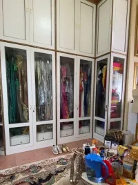 8 Potret Ruang Ganti Inul Daratista, Penuh Koleksi Gaun Mewah dan Parfum Mahal