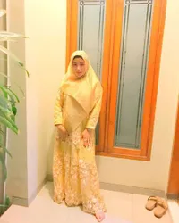 8 Potret Rumah Bebby Fey di Probolinggo, Bernuansa Emas & Dipenuhi Lukisan Kaligrafi!