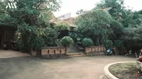 8 Potret Rumah Irfan Hakim yang Bak Kebun Binatang, Punya Air Terjun hingga Danau Pribadi - Total Koleksi Hewan Peliharaannya Capai 500 Ekor