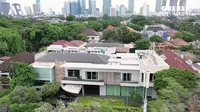 8 Potret Rumah Manoj Punjabi yang Mewah Abis, Dilengkapi Lift dan Kolam Renang Besar - Ada Ruang Bawah Tanah 