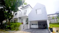8 Potret Rumah Ricky Harun yang Unik dan Estetik Abis Pasca Renovasi, Dilengkapi Kolam Renang Indoor hingga Vertical Garden
