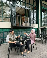 8 Potret Sahrul Gunawan dan Dine Mutiara yang Makin Romantis, Bakal Segera Menikah Walau Baru Kenal 5 Bulan