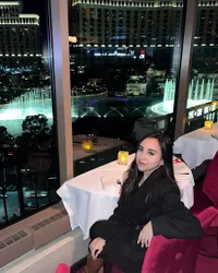 8 Potret Salmafina Sunan Nikmati Liburan Mewah di Las Vegas, Menginap di Resort Mentereng - Dinner di Restoran Mahal