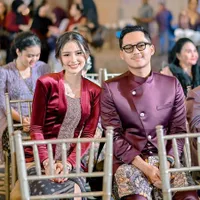 8 Potret Sarah Menzel di Tujuh Bulanan Aurel Hermansyah, Ramai Didoakan Segera Nikah dengan Azriel Meski Kini Masih Berbeda Agama 