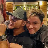 8 Potret Selebriti Indonesia yang Beda Agama Dengan Keluarganya, Tetap Hidup Harmonis dan Saling Menghargai