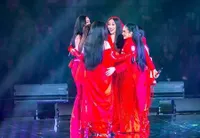 8 Potret Serba Merah Kris Dayanti, Titi DJ & Ruth Sahanaya di Konser SUPERDIVA, Cantiknya Menyala  