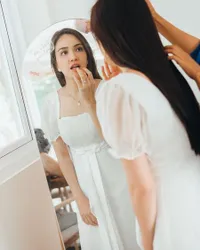 8 Potret Shandy Aulia Saat Syuting Sinetron 'CINTA 2 PILIHAN', Cantik dan Anggun Kenakan Gaun Putih - Netizen Jadi Ingat Inayah