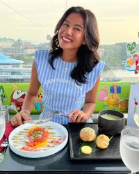 8 Potret Shenina Cinnamon Rayakan Ulang Tahun Romantis Bersama Angga Yunanda di Singapura