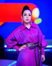 8 Potret Soimah yang Sempat Stress Karena Anaknya Ogah Kuliah, Kini Bangun Cafe Untuk Dukung Cita-Cita Sang Anak