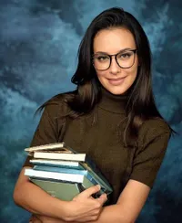 8 Potret Sophia Latjuba Ikutan Tren AI Yearbook, Wajahnya Disebut Kayak Manuella Banget