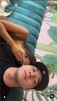 8 Potret Stefan William Bagikan Momen Kedekatan Baby Noah dengan Kakak-Kakak Sambungnya, Keabsahan Pernikahanya Disorot
