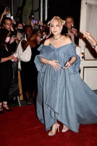 8 Potret Style CL yang Paling Ikonik dan Pancarkan Aura High Fashion, Cantik Pakai Outfit Apa Saja
