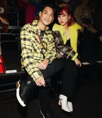 8 Potret Stylish Isyana Sarasvati di New York Fashion Week, Cie OOTD-nya Dipuji Doja Cat