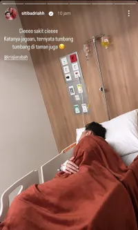 8 Potret Krisjiana Suami Siti Badriah Diopname, Diduga Sakit Sinus - Netizen: Lagi Sakit Aja Ganteng!