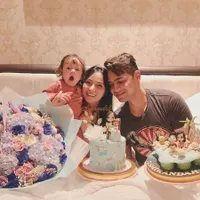 8 Potret Surprise Ulang Tahun Jonas Rivanno untuk Asmirandah, Romantis Bikin Baper!