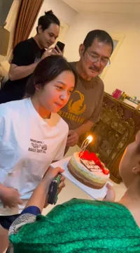 8 Potret Sweet Seventeen Khirani Anak Bambang Trihatmodjo, Paras Manis Mirip Mayangsari Muda Jadi Sorotan
