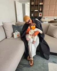 8 Potret Syahrini Bagikan Kebersamaan dengan Reino Barack dan sang Anak saat Berada di Jepang