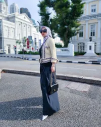 8 Potret Syahrini Jalani Ramadan di Singapura, Penampilan Makin Cantik Saat Jalan-jalan Bareng Reino Barack