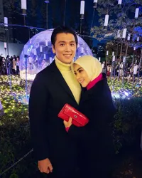 8 Potret Syahrini yang Tetap Umbar Kemesraan di Tengah Isu Pisah, Dituding Hasil Editan - Dikabarkan Sudah Proses Cerai