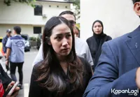 8 Potret Tamara Tyasmara yang Berusaha Ikhlaskan Kepergian Anaknya, Rahasiakan Identitas Orang yang Menemani Dante Berenang