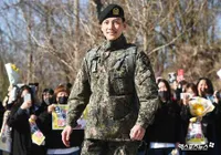 8 Potret Tampan Ji Chang Wook Pakai Seragam Selesai Wajib Militer
