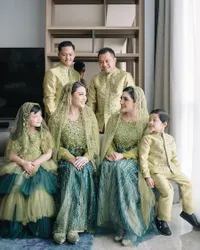 8 Potret Tangis Haru Ashanty dan Arsy di Acara Pengajian Pra Nikah Aurel Hermansyah