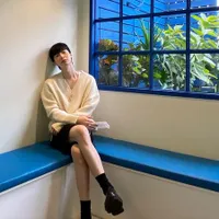 8 Potret Terbaru Ahn Jae Hyun yang Kurus Banget Setelah Sempat Bulky, Netizen Korea Khawatir dan Kangen