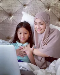 8 Potret Terbaru Aqila Ramadhani Anak Tiri Zaskia Gotik yang Beranjak Remaja, Makin Cantik Mirip Imel Putri Cahyati
