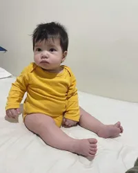 8 Potret Terbaru Baby Jerome Anak Bungsu Sheila Marcia, Lucu dan Gemesin Banget Saat Manyun - Pipi Chubbynya Jadi Sorotan