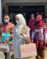 9 Potret Terbaru Chacha Frederica yang Kini Jadi Ibu Pejabat, Aura Elegan dan Anggun Disorot