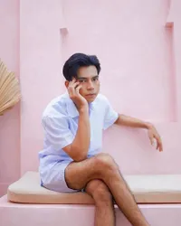 8 Potret Terbaru Dimas Ahmad Kembaran Raffi Ahmad yang Kini Disebut Punya Profesi Baru, Video Jadi Tukang Parkir Disorot 