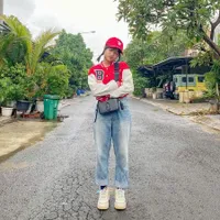 8 Potret Terbaru Fuji Adik Mendiang Bibi Andriansyah yang Disebut Makin Cantik, Pancarkan Aura Mama Muda!