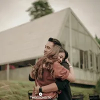 8 Potret Terbaru Jenita Janet dan Danu Sofyan Usai Menikah, Selalu Mesra dan Lengket Bak Prangko