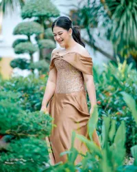 8 Potret Terbaru Kahiyang Ayu yang Kini Makin Langsing, Body Goals Sukses Menyedot Perhatian