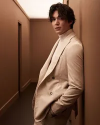 8 Potret Terbaru Lee Min Ho Bikin Fans Makin Jatuh Cinta, Pose Wink Ganteng Sampai Hadiri Event Fashion di New York