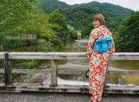 8 Potret Terbaru Leony 'Trio Kwek Kwek', Wajahnya Tak Pernah Berubah di Usia 32 Tahun