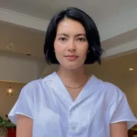 8 Potret Terbaru Lola Amaria yang Bikin Pangling, Tampil Memesona Dengan Rambut Super Pendek