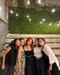 8 Potret Terbaru Mima Shafa Putri Mona Ratuliu dan Indra Brasco, si Cantik Berambut Merah yang Stylish Abis - Kini Sibuk Urus Event Garage Sale