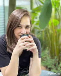 8 Potret Terbaru Mona Ratuliu yang Sukses Diet Sampai Turun 13 Kg, Penampilan Lebih Fresh - Makin Cantik Awet Muda