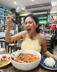 8 Potret Terbaru Rachel Vennya yang Makin Doyan Pakai Tank Top & Tampil Terbuka Saat Liburan ke Thailand